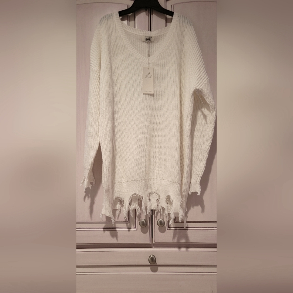 Ivory sweater - Picture 2 of 2